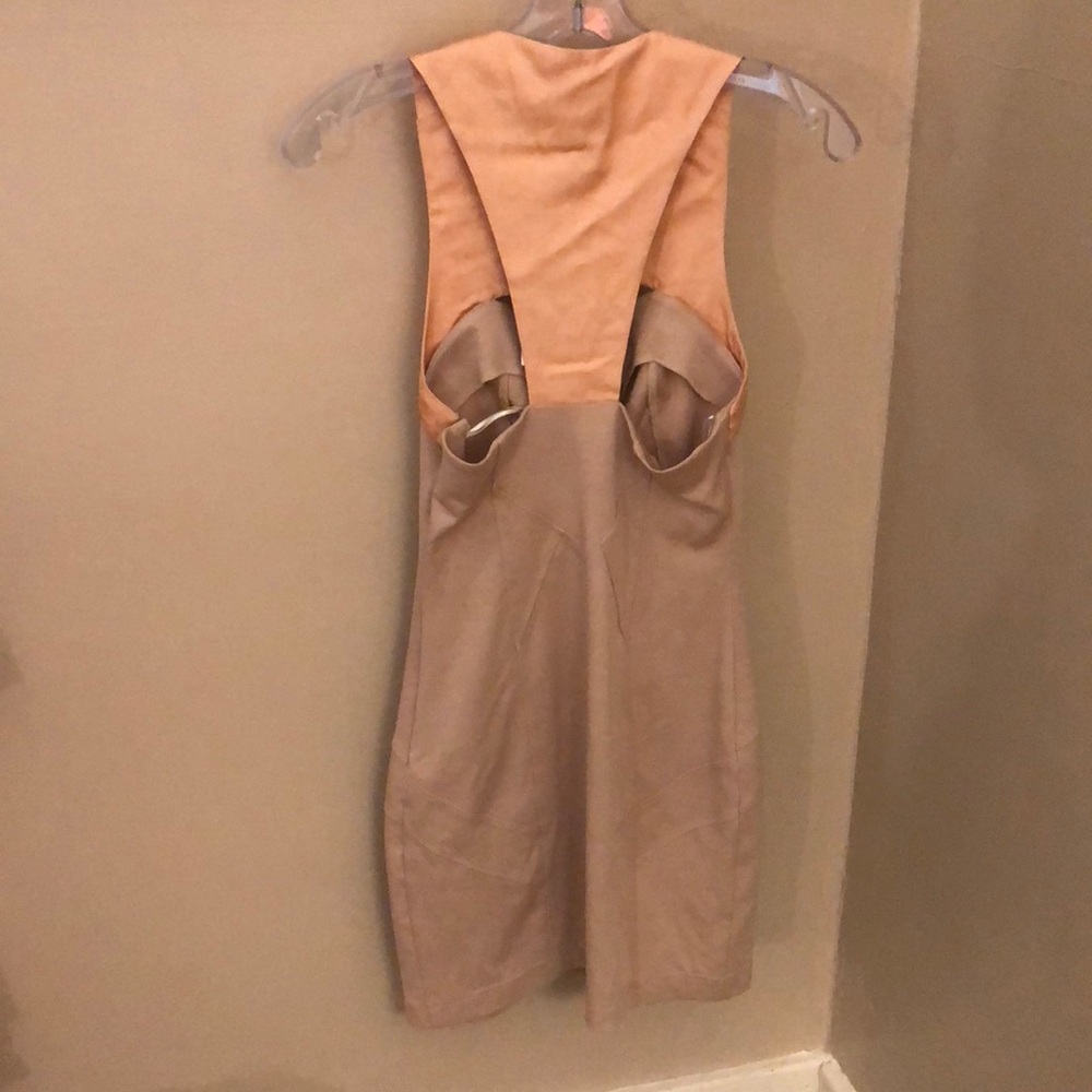 Dress - Picture 3 of 3